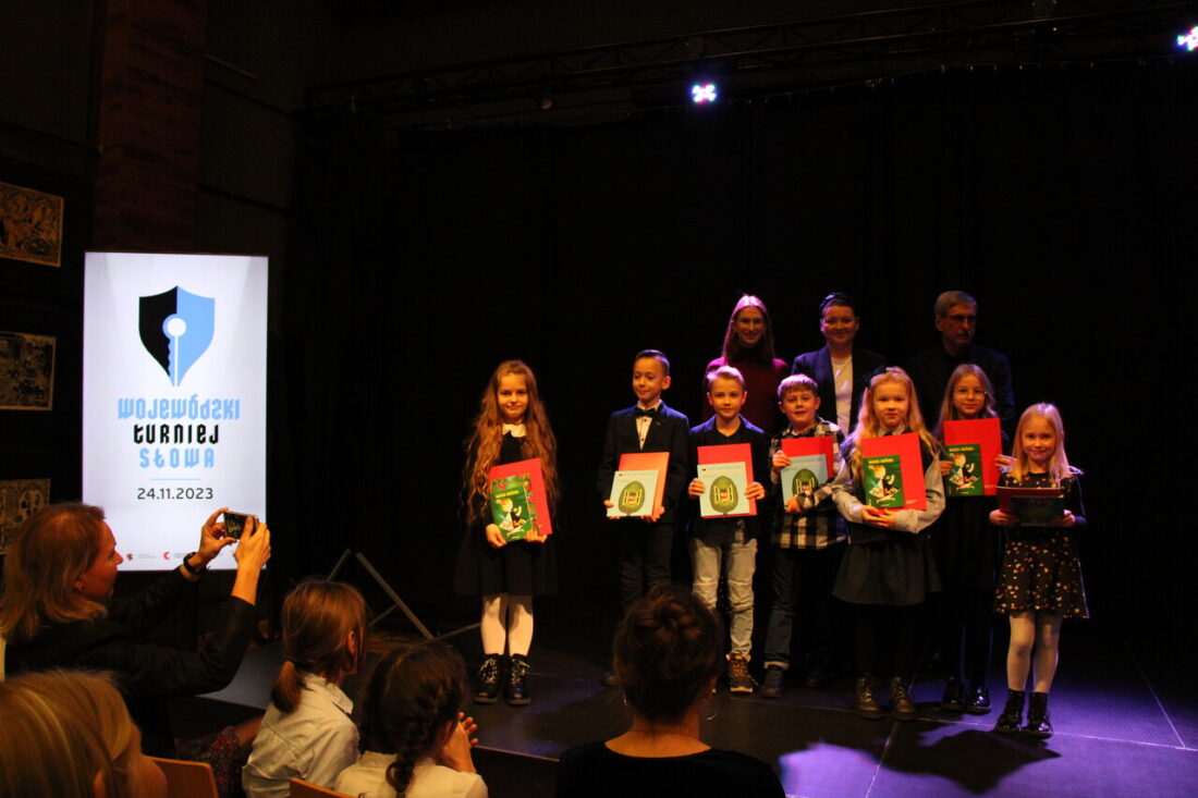 Lilka na podium – Wojewódzki Turniej Słowa 2023 „Dzieci mają głos”.