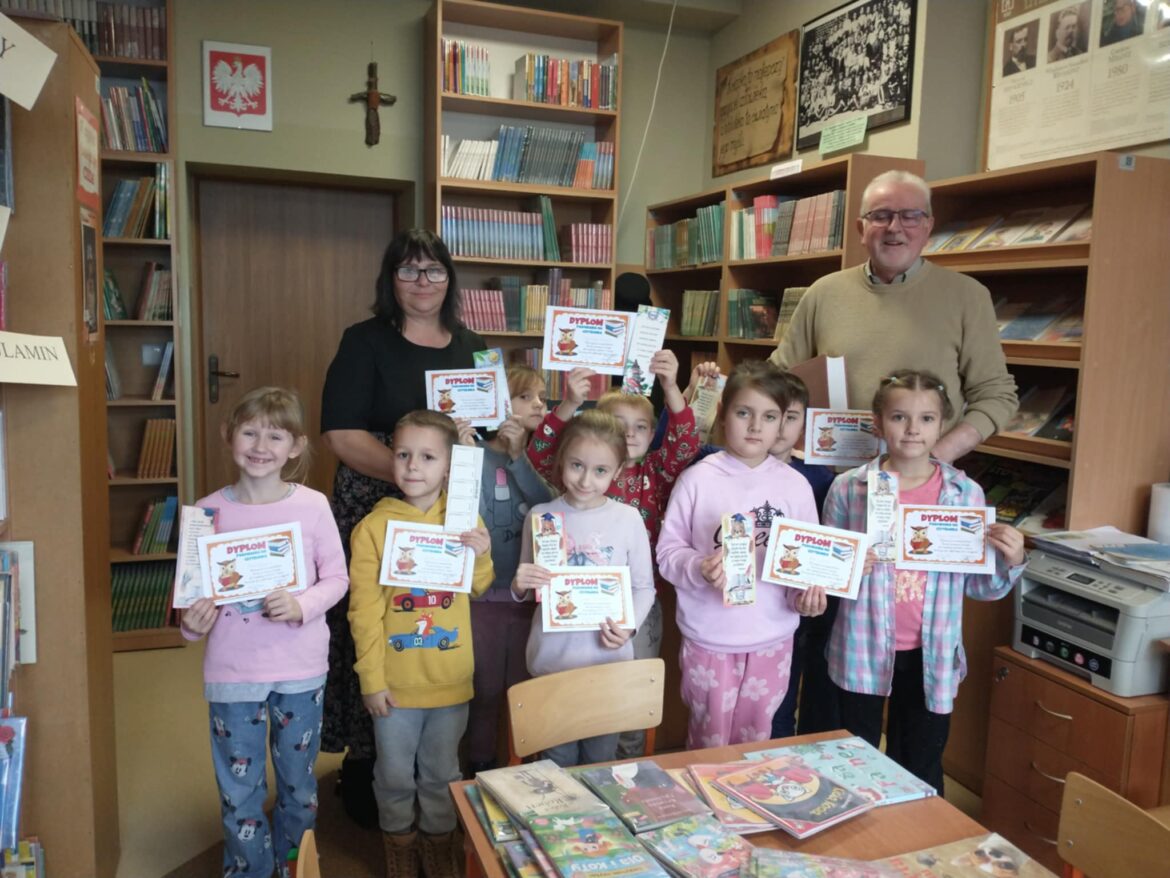 Pasowanie na czytelnika „Chcesz być mądry już na wieki? Czytaj książki z biblioteki.”